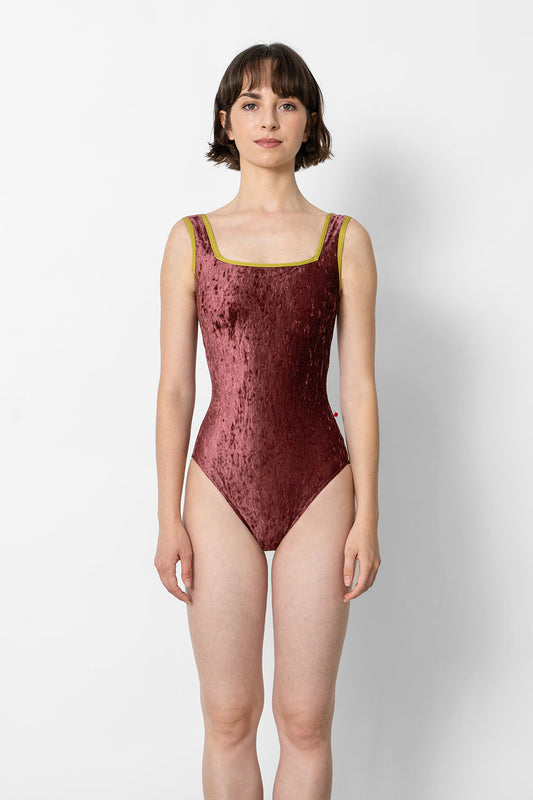 Marieke leotard in CV-Garnet body color with N-Cricket trim color