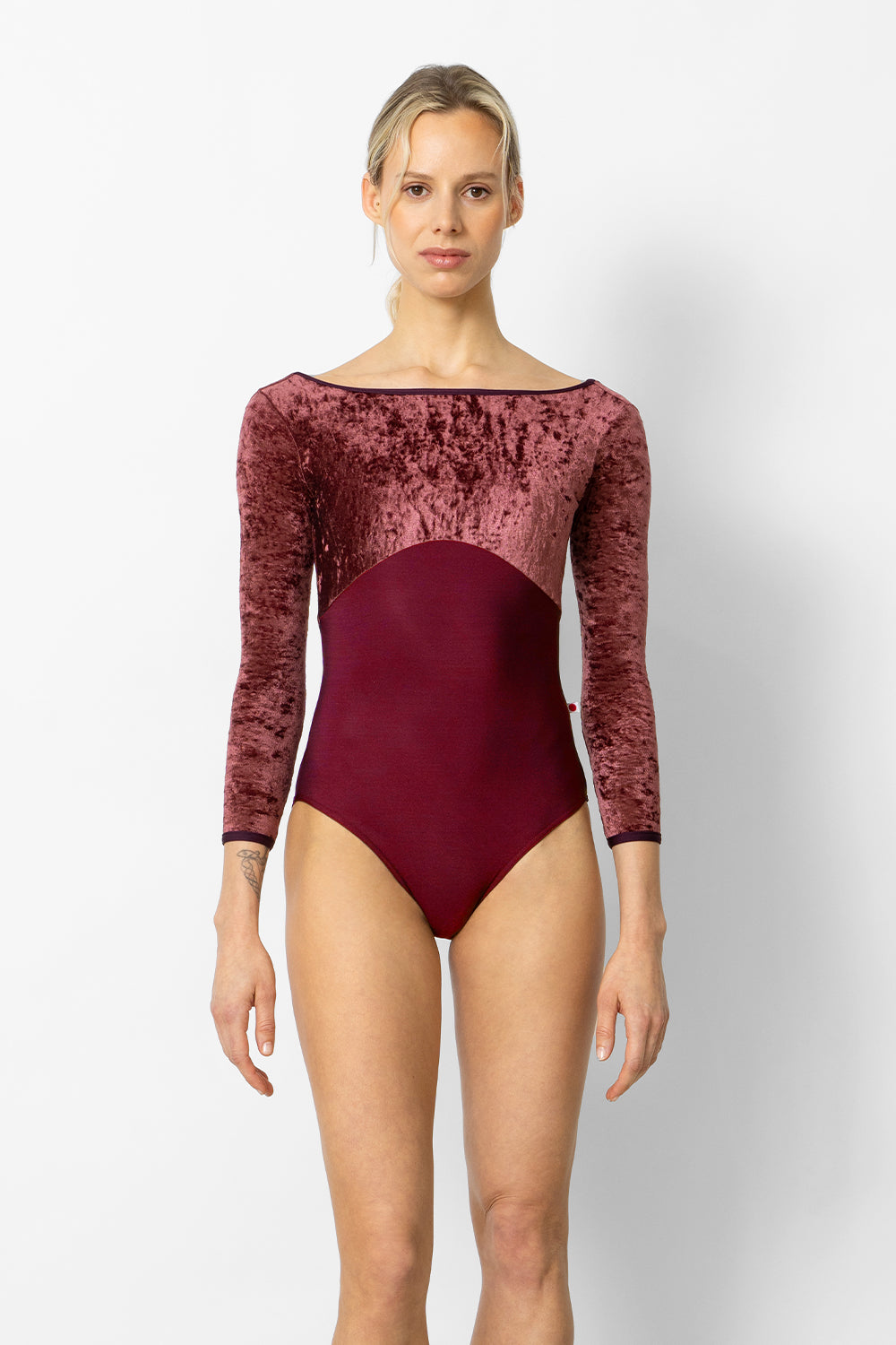 Sofiane leotard in N-Burgundy body color with CV-Garnet top color, N-Burgundy trim color and 3Q sleeves